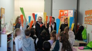 EL «DÍA DEL CARTUCHO», UNA TRADICIÓN CENTENARIA DE SANTA POLA QUE SIGUE REPARTIENDO ILUSIÓN