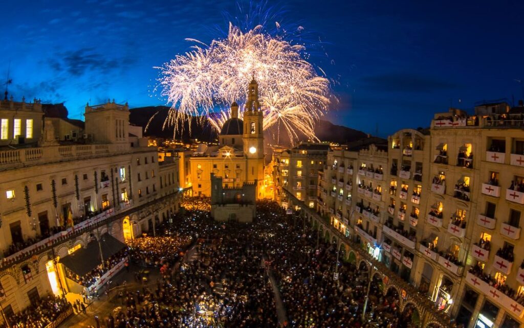 Himno Fiestas Moros y Cristianos Alcoy. Imagen de PST Fotografía