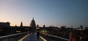 REGRESAR A LONDRES 26 AÑOS DESPUÉS