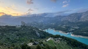 OTOÑO EN EL VALLE DE GUADALEST: 4 DÍAS DE SENDERISMO, GASTRONOMÍA Y ENCANTO EN LA COSTA BLANCA
